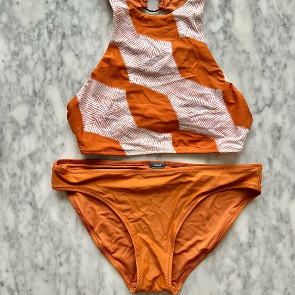 Aerie high neck bikini top and bottom - Picture 3 of 6